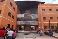 Jueves 20 de noviembre del 2014. Tuxtla Gutiérrez. Manifestantes en el edificio de la Sección 40 en el Libramiento Norte