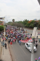 Viernes 1 de mayo del 2015. Tuxtla Gutiérrez. Los movimientos sindicalistas de Chiapas marchan esta mañana conmemorando el día del trabajo y suman las demandas de los diferentes gremios participantes.