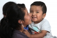 Viernes 14 de agosto del 2020. Tuxtla Gutiérrez. Juanita recibe con alegrÃa a su Gordito en las instalaciones de la FiscalÃa General del Estado de Chiapas. Después de 44 dÃas de espera logra recuperarlo en la vÃspera de este dÃa. Viernes 14 de agosto del 2020. Tuxtla Gutiérrez. Juanita recibe con alegrÃa a su Gordito en las instalaciones de la FiscalÃa General del Estado de Chiapas. Después de 44 dÃas de espera logra recuperarlo en la vÃspera de este dÃa.