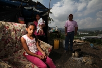 Martes primero de octubre del 2013. Tuxtla Gutiérrez. Unas 600 familias viven bajo la amenaza de ser desalojados de los predios invadidos en las cercanías del Fraccionamiento Vida Mejor ubicados en el lado oriente norte de la capital de Chiapas.