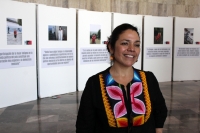 Martes 3 de marzo del 2015. Tuxtla Gutiérrez. Elba Narcia, periodista chiapaneca, presenta en el vestíbulo del congreso local la exposición de 20 Mujeres de Chiapas dentro del conjunto de actividades que presentan Glifos Comunicación AC dentro del marco d