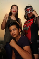 Sábado 9 de mayo del 2015. Tuxtla Gutiérrez. Día de las Madres. Elektra es la luchadora profesional chiapaneca quien hereda a sus hijos esfuerzo y disciplina como un ejercicio constante de vida. La joven deportista transforma sus días con la incógnita de 