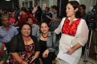 Martes 22 de septiembre del 2015. Tuxtla Gutiérrez. Elva Narcia Cancino, periodista e investigadora presenta la publicación Desde Mi Piel, Historia de Vida de Veinte Mujeres de Chiapas en Polí­tica, libro que es dado a conocer esta tarde en el vestí­bul