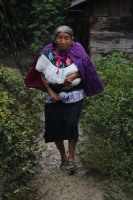 Domingo 6 de enero del 2013. Chilón, Chiapas. La extrema pobreza y las inclemencias del clima continúan enfermando a las familias de la Sierra después de que fallecieran varios menores durante las semanas pasadas.