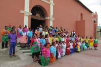 Jueves 23 de junio. Familias de diferentes parroquias del país llegan a la ciudad de Suchiapa donde participan en un encuentro de familias católicas las cuales se preparan para las celebraciones del corpus.