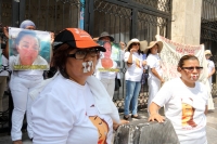 Martes 23 de mayo del 2017. Tuxtla Gutiérrez. Las enfermeras en huelga de hambre de Movimiento del Sector Salud marchan hacia el Congreso chiapaneco acompañados de organizaciones sociales y de estudiantes