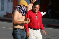 Martes 27 de agosto del 2013. Tuxtla Gutiérrez. Maestros egresados de las escuelas chiapanecas marchan por la avenida central para exigir a las autoridades estatales al creación de plazas para los nuevos docentes.