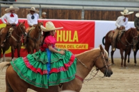 Octubre del 2016. Tuxtla Gutiérrez. El ambiente del trabajo campirano durante el Torneo Nacional Charro que se lleva a cabo en el foro Chiapas.
