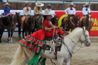 Octubre del 2016. Tuxtla Gutiérrez. El ambiente del trabajo campirano durante el Torneo Nacional Charro que se lleva a cabo en el foro Chiapas.