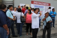 Jueves 3 de noviembre del 2016. Tuxtla Gutiérrez. Conferencia de prensa del grupo de maestros de la escuela Secundaria Moises Sáenz Garza donde hablan sobre el caso del dictamen emitido por protección civil como zona de alto riesgo y desalojo de la misma Jueves 3 de noviembre del 2016. Tuxtla Gutiérrez. Conferencia de prensa del grupo de maestros de la escuela Secundaria Moises Sáenz Garza donde hablan sobre el caso del dictamen emitido por protección civil como zona de alto riesgo y desalojo de la misma