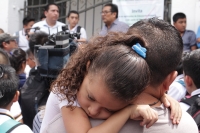Martes 23 de agosto del 2016. Tuxtla Gutiérrez. Padres de familia y directivos de la Escuela Secundaria del Estado Número Uno preparan propuestas para impartir clases mientras continúan las protestas del Movimiento Magisterial en Chiapas.