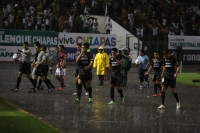 Sábado 31 de agosto del 2013. Tuxtla Gutiérrez. Bajo una intensa lluvia da inicio el partido de Jaguares recibiendo los Xolos de Tijuana.