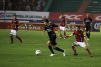 Sábado 31 de agosto del 2013. Tuxtla Gutiérrez. Bajo una intensa lluvia da inicio el partido de Jaguares recibiendo los Xolos de Tijuana.