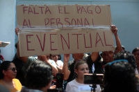 20240318. Tuxtla. Trabajadores exigen el pago de salarios a la Secretaria de Educación de Chiapas