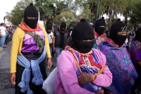 Miércoles 8 de octubre del 2014. San Cristóbal de las Casas. El contingente de Bases de Apoyo del EZLN (BAEZ) marchan en silencio esta tarde para manifestar el apoyo de las comunidades indígenas a los normalistas desaparecidos en Ayotzinapa.