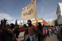 Mi�rcoles 8 de octubre del 2014. San Crist�bal de las Casas. El contingente de Bases de Apoyo del EZLN (BAEZ) marchan en silencio esta tarde para manifestar el apoyo de las comunidades ind�genas a los normalistas desaparecidos en Ayotzinapa.