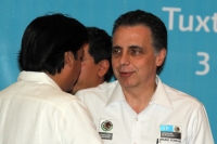 Miércoles 3 de agosto. Bruno Ferrari Secretario de Economía durante su visita a Chiapas encabeza la reunión de trabajo de la OCDE-Economía Federal en la ciudad de Tuxtla Gutiérrez para después realizar una gira de trabajo en algunos municipios del sureste