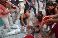 Viernes 5 de diciembre del 2014. Tuxtla Gutiérrez. Uno de los campesinos en huelga de hambre que exigen la liberación de Florentino Gómez Girón preso en Chiapas se inmola esta tarde frente a las instalaciones del congreso local.