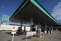 Sábado 21 de septiembre del 2013. Tuxtla Gutiérrez.  Las gasolineras permanecen cerradas esta mañana después de que las reservas se agotarán por el desabasto provocado por la toma de las instalaciones de PEMEX en la capital de Chiapas.