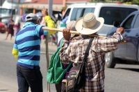 Martes 10 de enero del 2016. Chiapa de Corzo. Las comunidades de Paso Achiote protestan esta mañana en contra del Gasolinazo bloqueando la carretera vieja hacia San Cristóbal de manera intermitente en la salida de esta localidad de la ribera del Grijalva.