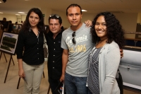 Lunes 22 de septiembre del 2013. Tuxtla Gutiérrez. Los autores Gonzalo Gurgha y Marcos Gracia presentan este medio dÃa la muestra fotográfica Colores de Chiapas durante la inauguración de la Muestra Internacional de Libro 2013 en la UNACH. Lunes 22 de septiembre del 2013. Tuxtla Gutiérrez. Los autores Gonzalo Gurgha y Marcos Gracia presentan este medio dÃa la muestra fotográfica Colores de Chiapas durante la inauguración de la Muestra Internacional de Libro 2013 en la UNACH.