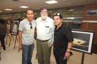Lunes 22 de septiembre del 2013. Tuxtla Gutiérrez. Los autores Gonzalo Gurgha y Marcos Gracia presentan este medio día la muestra fotográfica Colores de Chiapas durante la inauguración de la Muestra Internacional de Libro 2013 en la UNACH.