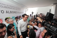 Viernes 23 de marzo del 2018. Tuxtla Gutiérrez. Roberto Albores Gleason, entrega la papelerÃÂa ante el Instituto de Estatal de Participación Ciudadana para buscar la gubernatura del estado de Chiapas por la coalición Todos por Chiapas formada por los p Viernes 23 de marzo del 2018. Tuxtla Gutiérrez. Roberto Albores Gleason, entrega la papelerÃÂa ante el Instituto de Estatal de Participación Ciudadana para buscar la gubernatura del estado de Chiapas por la coalición Todos por Chiapas formada por los p