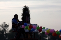 Viernes 12 de diciembre del 2014. Chiapa de Corzo, Los prestadores de servicios turísticos de las cooperativas de lancheros del Cañón del Sumidero realizan esta mañana su peregrinación hacia la Cueva de Colores dentro de este Parque Nacional en donde colo