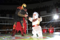 Sábado 6 de octubre del 2013. Tuxtla Gutiérrez. Esta noche se lleva a cabo la función de lucha libre profesional Guerra de Leyendas 2.