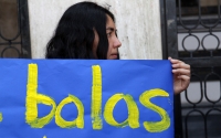 Lunes 14 de marzo del 2016. Tuxtla Gutiérrez. Miembros de ONG´s se manifiestan en las instalaciones del congreso de Chiapas exigiendo mayores medidas de seguridad para Gustavo Castro quien permanece en Honduras después del asesinato de la activista Berta 