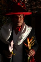 Jueves 16 de agosto del 2012. Tuxtla Gutiérrez, Chiapas. Danzantes de la Etnia Zoque realizan La Danza de Nuestro Padre Roque este medio día en la Iglesia de San Roque donde se celebran las fiestas patronales de uno de los barrios más antiguos de la ciuda