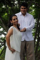 Jueves 11 de agosto. Los periodistas chiapanecos Hans Gómez Cano y Elizabeth Anzueto se unirán en matrimonio en las siguientes semanas por lo que se encuentran realizando los preparativos del próximo festejo.