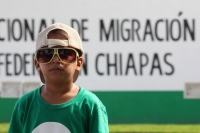 Julio del 2014. Tapachula de Córdoba y Ordoñez. Los Niños Hondureños. Después de vivir el éxodo ocasionado por la violencia en Honduras, acosados y perseguidos por los mareros, continúan el camino hacia el norte intentando olvidar la venganza que sus jóve