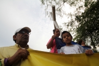 Julio del 2014. Tapachula de Córdoba y Ordoñez. Los Niños Hondureños. Después de vivir el éxodo ocasionado por la violencia en Honduras, acosados y perseguidos por los mareros, continúan el camino hacia el norte intentando olvidar la venganza que sus jóve Julio del 2014. Tapachula de Córdoba y Ordoñez. Los Niños Hondureños. Después de vivir el éxodo ocasionado por la violencia en Honduras, acosados y perseguidos por los mareros, continúan el camino hacia el norte intentando olvidar la venganza que sus jóve