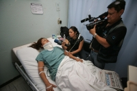 Mercedes Carrasco de 41 años de edad, convalece en la cama 62 del hospital del ISSSTE después de habar sido golpeada brutalmente por 4 sujetos en la ciudad de Tonalá. La mujer responsabiliza al presidente municipal después de recibir amenazas y el caso se