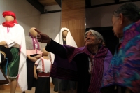 Miércoles 7 de octubre del 2015. San Cristóbal de las Casas. Una Boda Zinacanteca. El Centro de Textiles del Mundo Maya presenta este medio día, la vitrina denominada Una Boda Zinacanteca inspirada en una fotografía fechada en 1963 de la unión de Andrés y