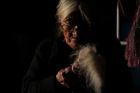 Miércoles 18 de noviembre del 2015. San Cristóbal de las Casas, María Pérez López, indígena tsotsil, considerada Tesoro Humano Vivo por la Dirección de Culturas Populares del Conaculta y la Sedesol, durante el Conversatorio organizado en el Encuentro de T
