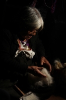Miércoles 18 de noviembre del 2015. San Cristóbal de las Casas, María Pérez López, indígena tsotsil, considerada Tesoro Humano Vivo por la Dirección de Culturas Populares del Conaculta y la Sedesol, durante el Conversatorio organizado en el Encuentro de T