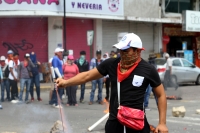 Martes 9 de octubre del 2018. Tuxtla Gutiérrez. Los maestros idóneos exigiendo el pago de salarios en el cruce de la Avenida y Calle Central en la capital del esto de Chiapas.