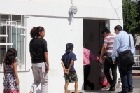 Viernes 23 de diciembre del 2016. Tuxtla Gutiérrez. Pidiendo discreción y respeto, dos parejas realizaron dos bodas igualitarias en la oficialÃa número 3 del registro civil durante el medio dÃa, la primera pareja decidió mantener el anonimato evitando la Viernes 23 de diciembre del 2016. Tuxtla Gutiérrez. Pidiendo discreción y respeto, dos parejas realizaron dos bodas igualitarias en la oficialÃa número 3 del registro civil durante el medio dÃa, la primera pareja decidió mantener el anonimato evitando la