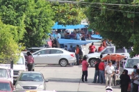 Martes 22 de octubre del 2013: Tuxtla Gutiérrez. El movimiento magisterial toma este medio día las instalaciones del INEGI y las oficinas de hacienda en la capital de Chiapas.