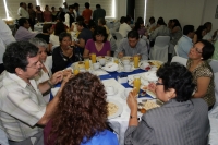 Viernes 22 de octubre. Los trabajadores del ISSTECH son convidados a un desayuno esta mañana para celebrar el Día del Medico por las autoridades de salud del estado
