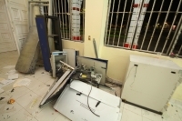 Miércoles 18 de mayo. El saldo de los disturbios de la comunidad de Ixtapa ubicada en las cercanÃas de la ciudad de Tuxtla Gutiérrez, arrojó al menos cuatro personas lesionadas, un vehÃculo incendiado, oficinas y papelerÃa destruida en el edificio de la a Miércoles 18 de mayo. El saldo de los disturbios de la comunidad de Ixtapa ubicada en las cercanÃas de la ciudad de Tuxtla Gutiérrez, arrojó al menos cuatro personas lesionadas, un vehÃculo incendiado, oficinas y papelerÃa destruida en el edificio de la a