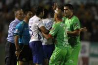 Sábado 18 de enero del 2014. Tuxtla Gutiérrez. Aspectos del partido de esta noche entre jaguares de Chiapas y el Cruz Azul.