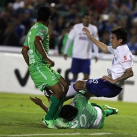 Sábado 18 de enero del 2014. Tuxtla Gutiérrez. Aspectos del partido de esta noche entre jaguares de Chiapas y el Cruz Azul.