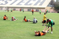 Jueves 2 de enero del 2014. Tuxtla Gutiérrez. Los Jaguares de Chiapas durante el entrenamiento de esta mañana en la cancha alterna del Estadio Zoque de esta ciudad.