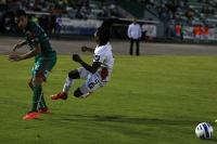 Martes 19 de agosto del 2014. Tuxtla Gutiérrez. Aspectos del partido entre jaguares de Chiapas y Alebrijes de Oaxaca del  Torneo de CopaMX 2014.