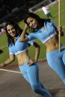 Jueves 27 de noviembre del 2014. Tuxtla Gutiérrez. Las bellas animadoras de los patrocinadores del partido de ida entre Jaguares de Chiapas y el Toluca al inicio de la liguilla del torneo del fut bol mexicano.