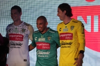 Jueves 14 de julio del 2016. Tuxtla Gutiérrez. Esta noche el equipo Jaguares de Chiapas presenta el uniforme con lo que competirá en esta temporada del fut bol profesional mexicano.