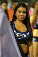 Sábado 22 de noviembre del 2014. Tuxtla Gutiérrez. Las animadoras de los patrocinadores del partido entre Jaguares de Chiapas y Querétaro esta noche en el estadio Zoque.